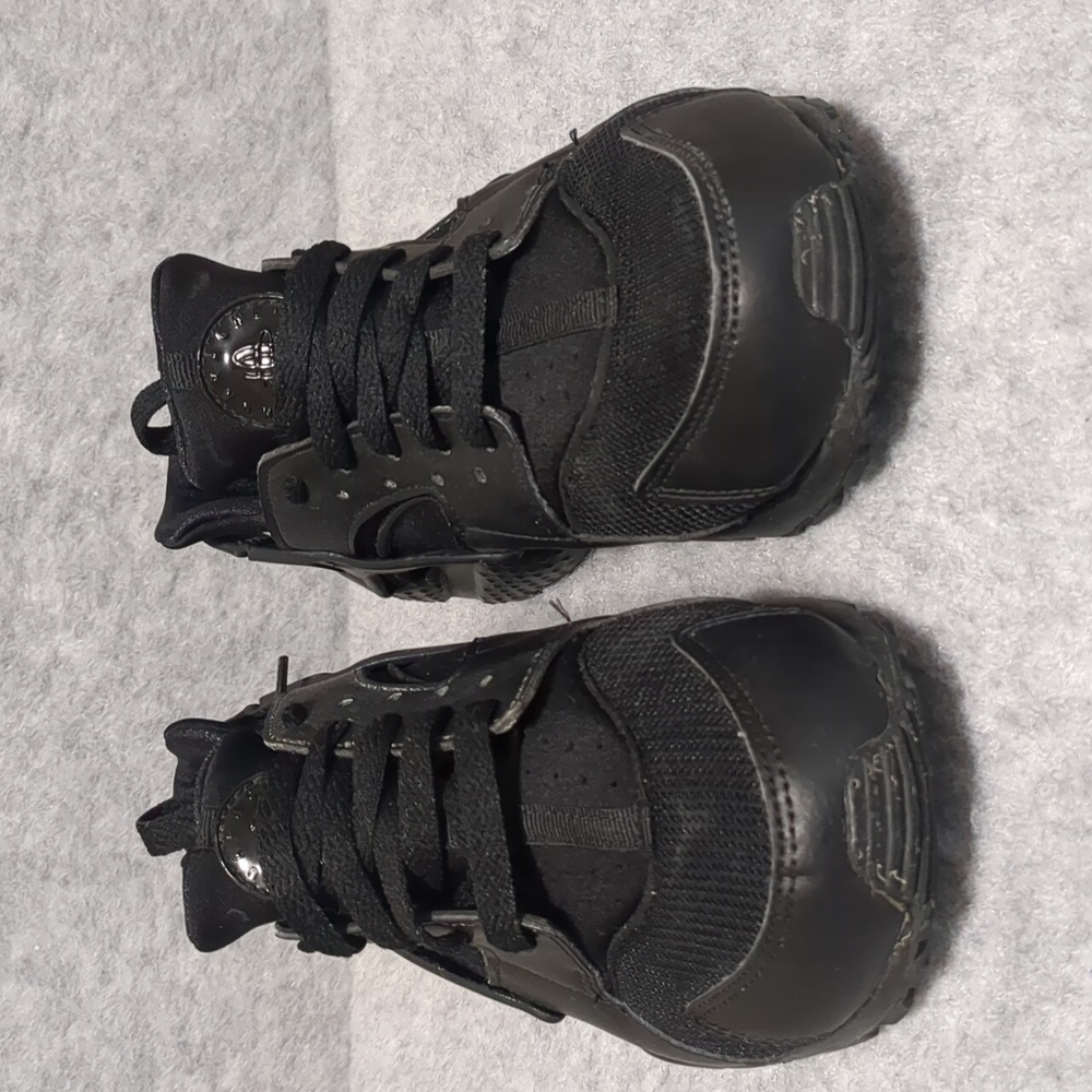Nike Huarache Run GS Triple Black Sneakers size 6.5Y women's 8 - Picture 2 of 8